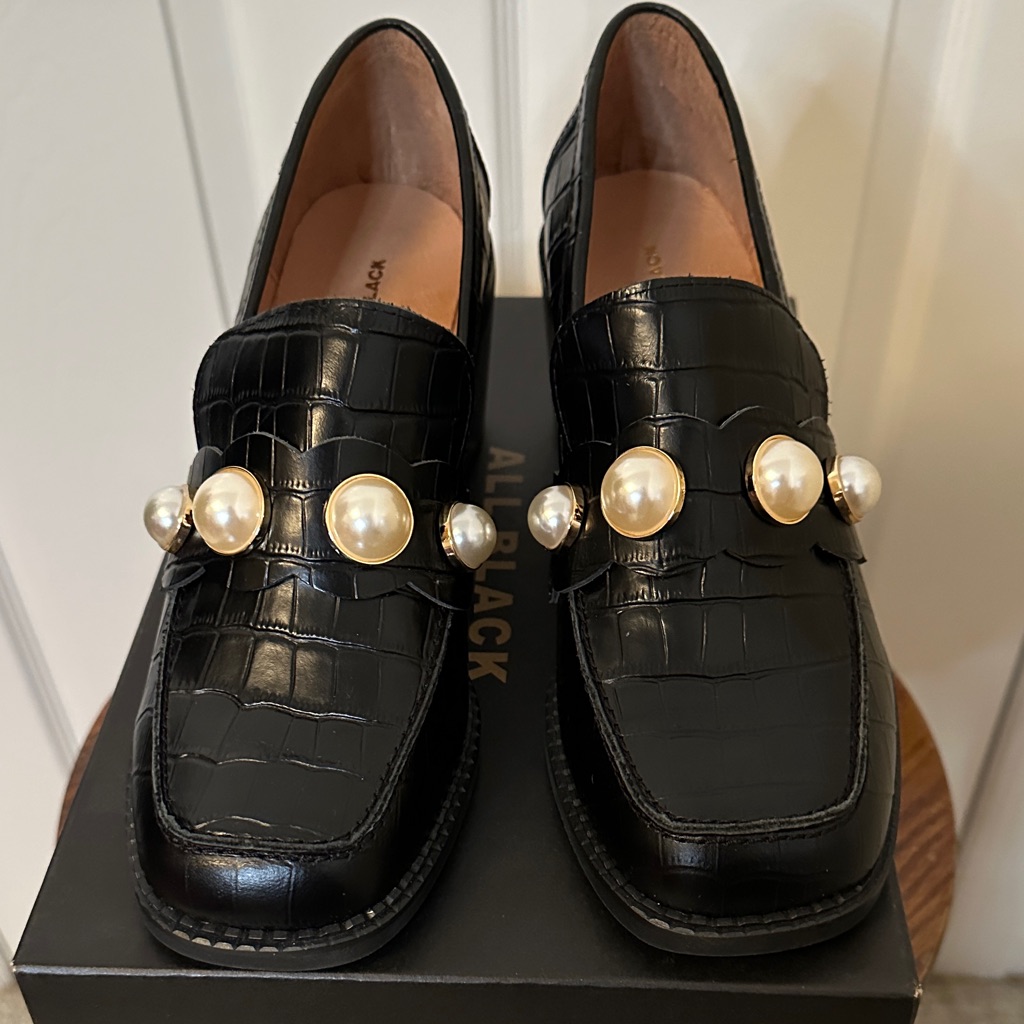 All Black Brand Sz 39 Loafer Pumps